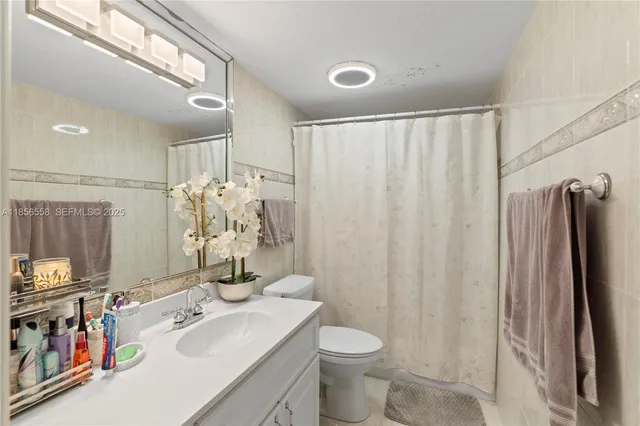 $220,000 | 1810 West 56th Street, Unit 3223, Hialeah, FL 33012