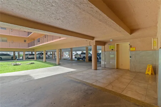 $220,000 | 1810 West 56th Street, Unit 3223, Hialeah, FL 33012