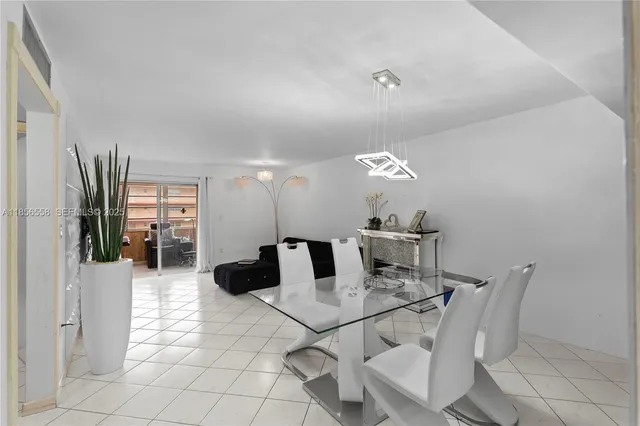 $220,000 | 1810 West 56th Street, Unit 3223, Hialeah, FL 33012