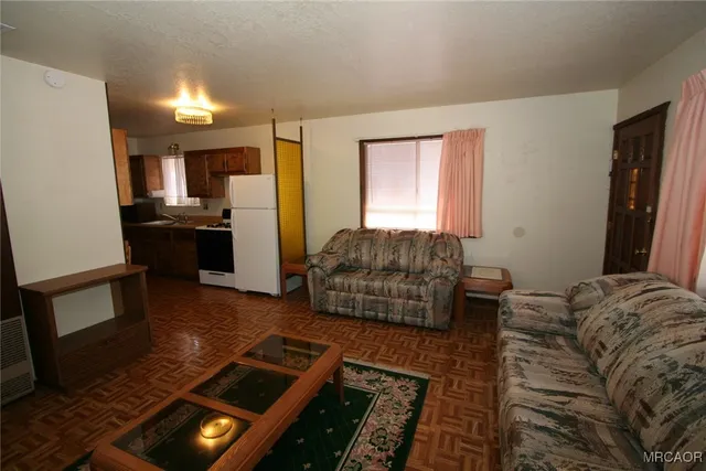 $1,500 | 441 West Aeroplane Boulevard, Big Bear City, CA 92314