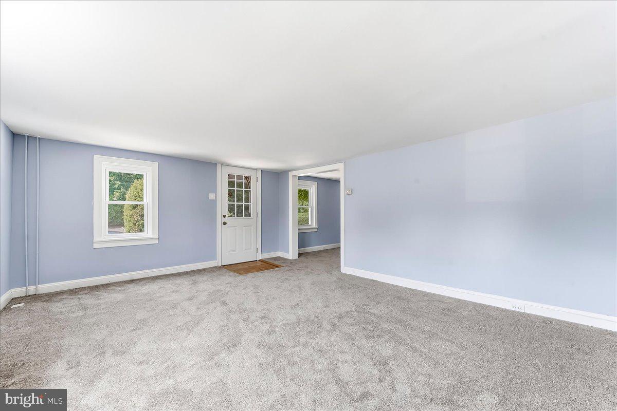 1007 Livingston Road Phoenixville, PA 19460 - Photo 6 of 30