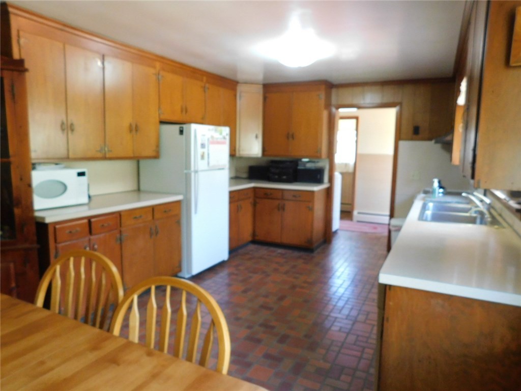 883 Main Street Hopkinton, RI 02832 - Photo 7 of 32 Gallery Image 7