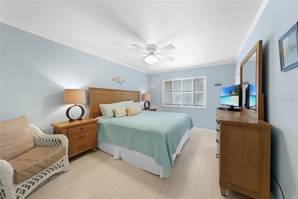 1636 Stickney Point Road, Unit 36201 Sarasota, FL 34231 - Photo 18 of 49