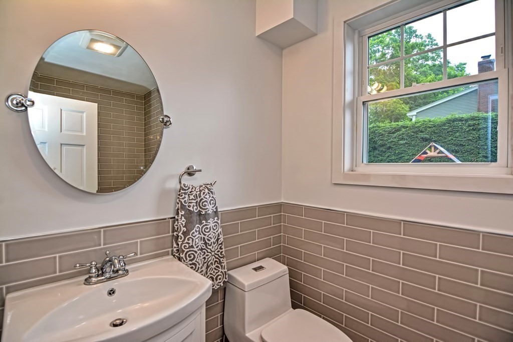 59 Cummings Road Newton, MA 02459 - Photo 5 of 23
