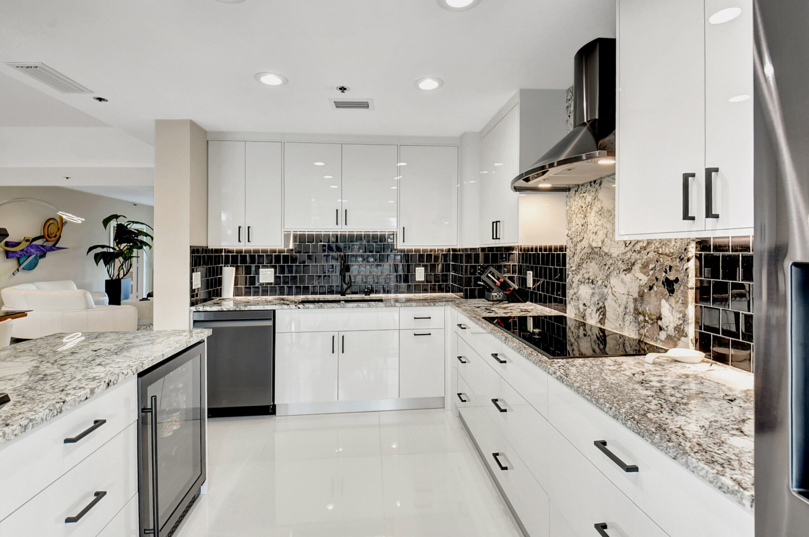 17031 Boca Club Boulevard, Unit 62B Boca Raton, FL 33487 - Photo 15 of 50 Kitchen