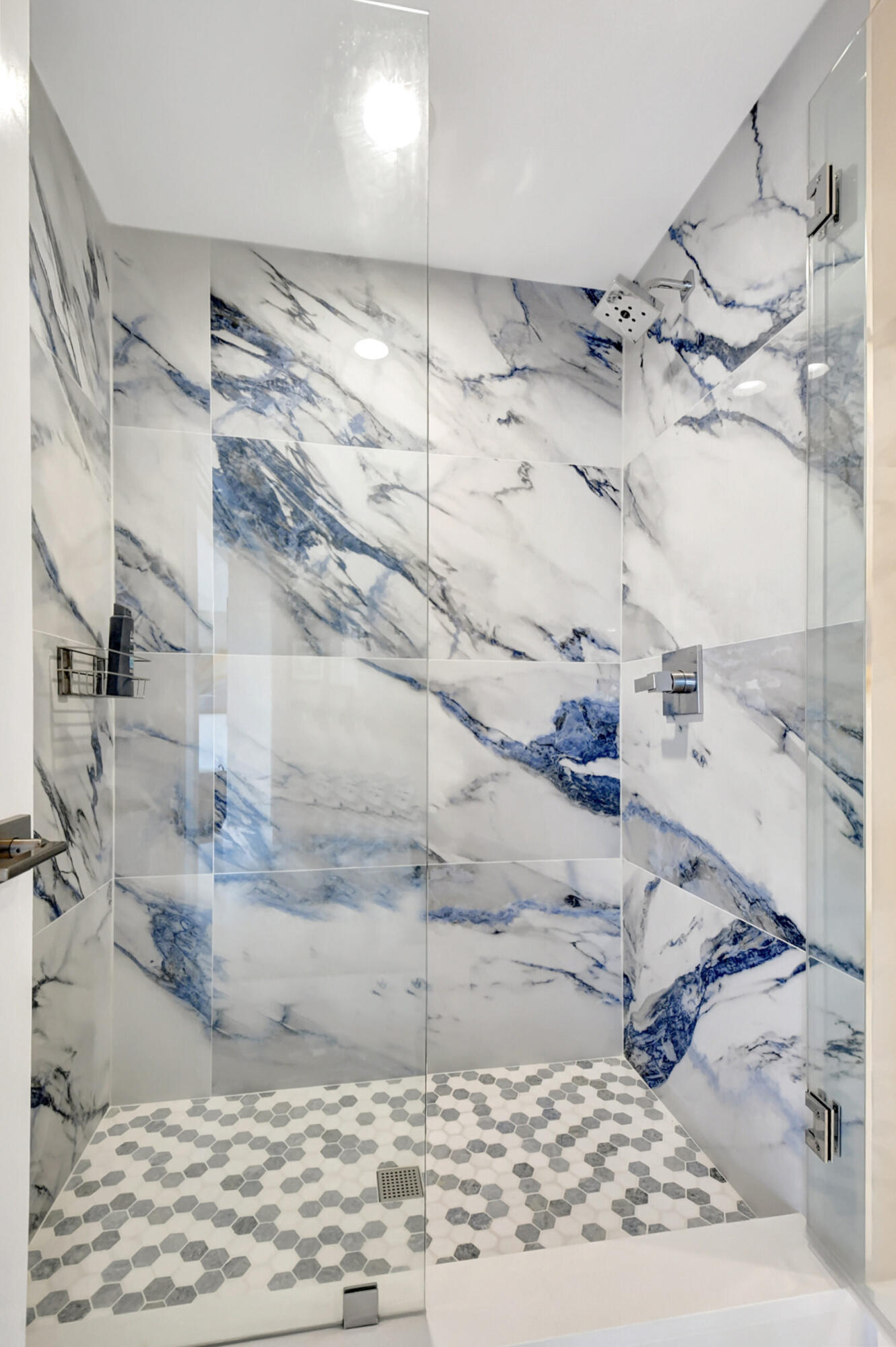 17031 Boca Club Boulevard, Unit 62B Boca Raton, FL 33487 - Photo 35 of 50 Guest bath