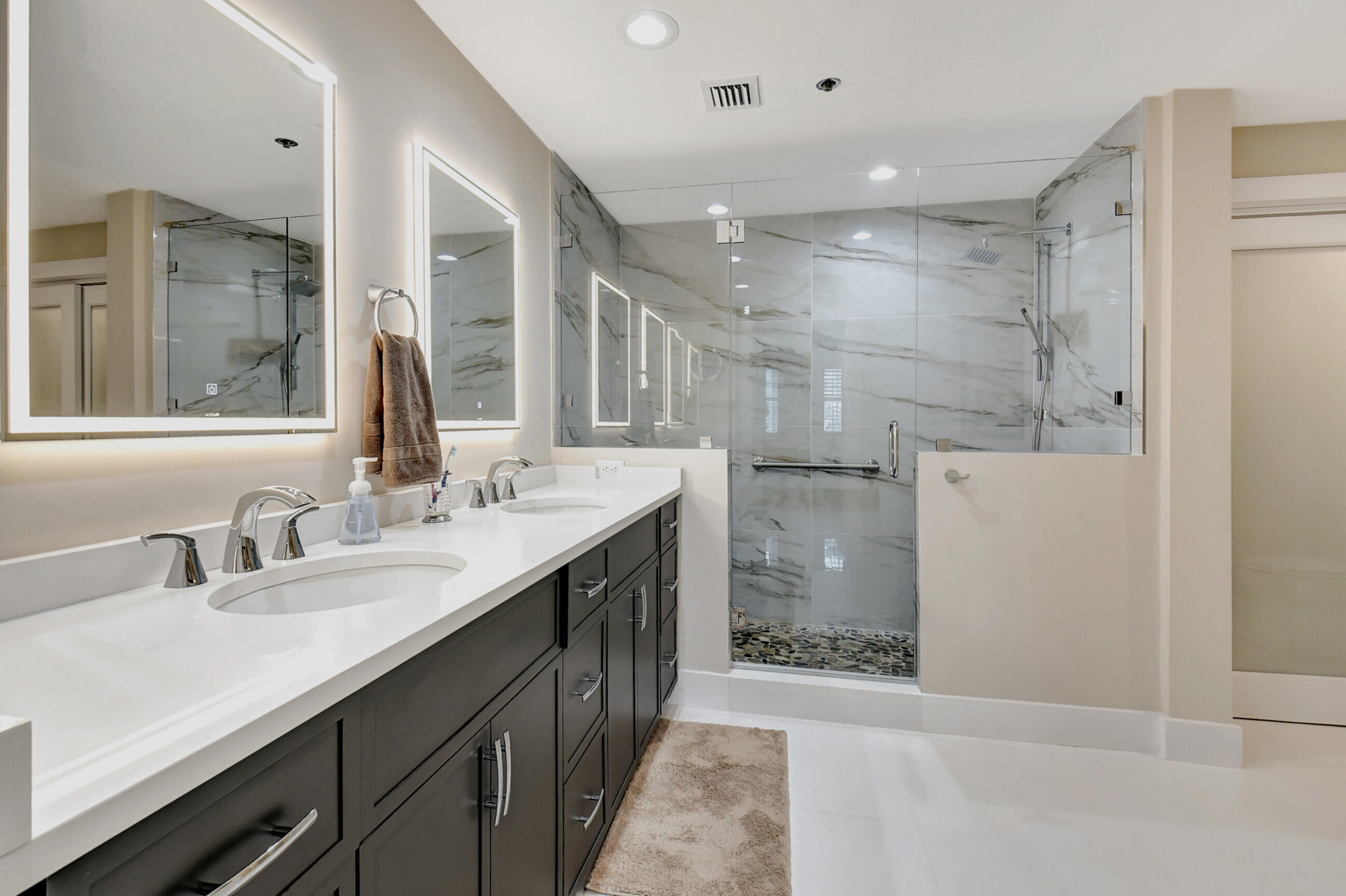 17031 Boca Club Boulevard, Unit 62B Boca Raton, FL 33487 - Photo 40 of 50 Primary bath