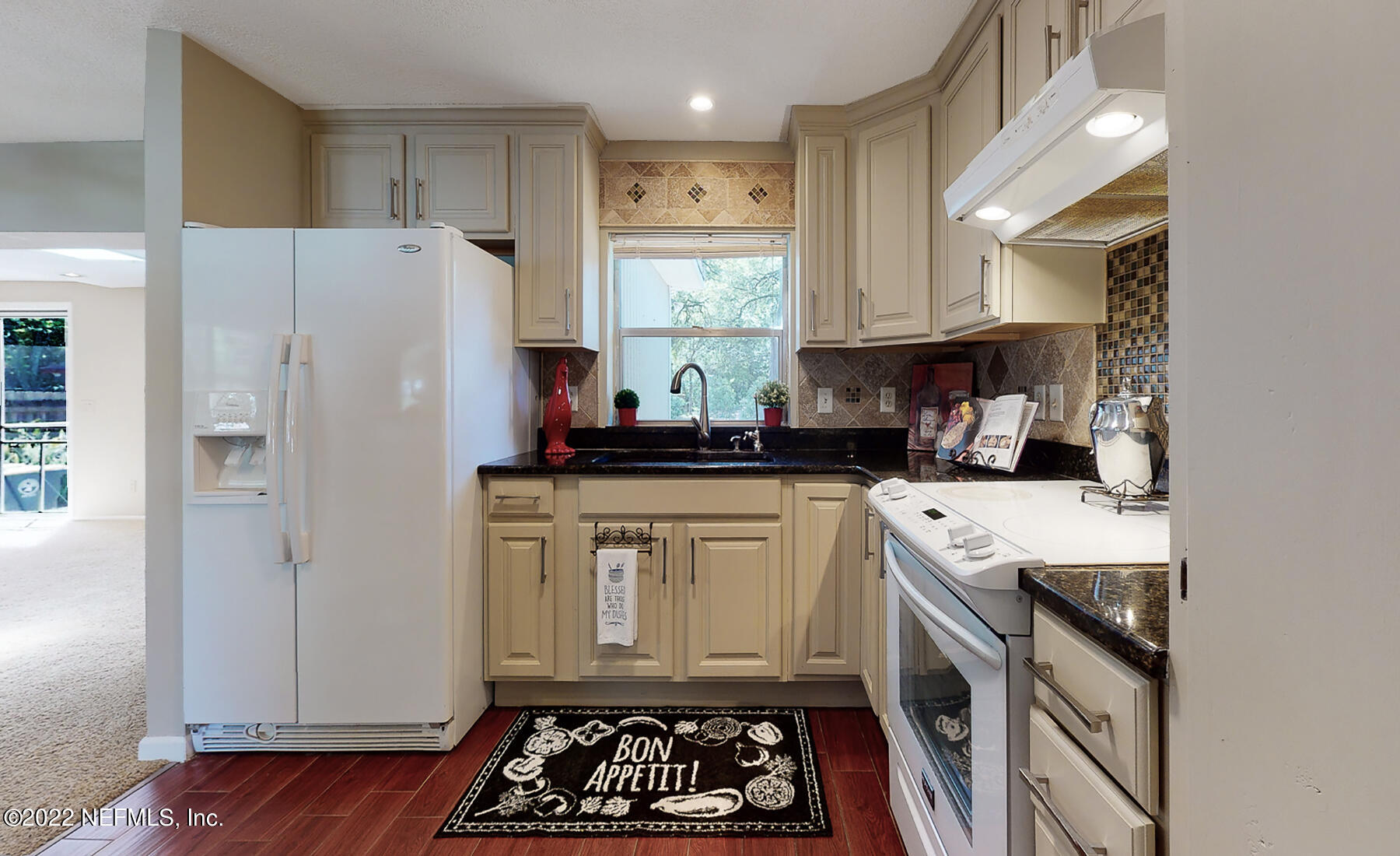 2540 Patsy Anne Drive Jacksonville, FL 32207 - Photo 10 of 34 Kitchen