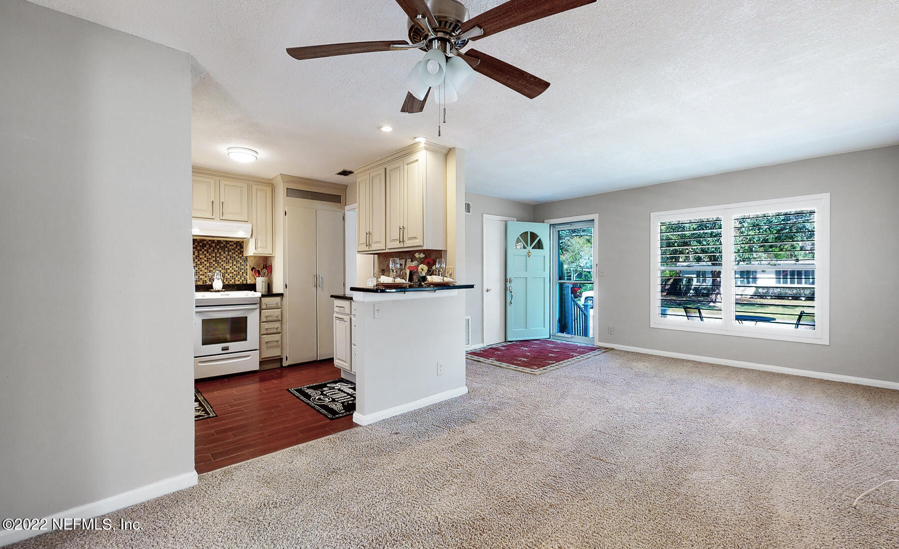 2540 Patsy Anne Drive Jacksonville, FL 32207 - Photo 14 of 34 Dining area