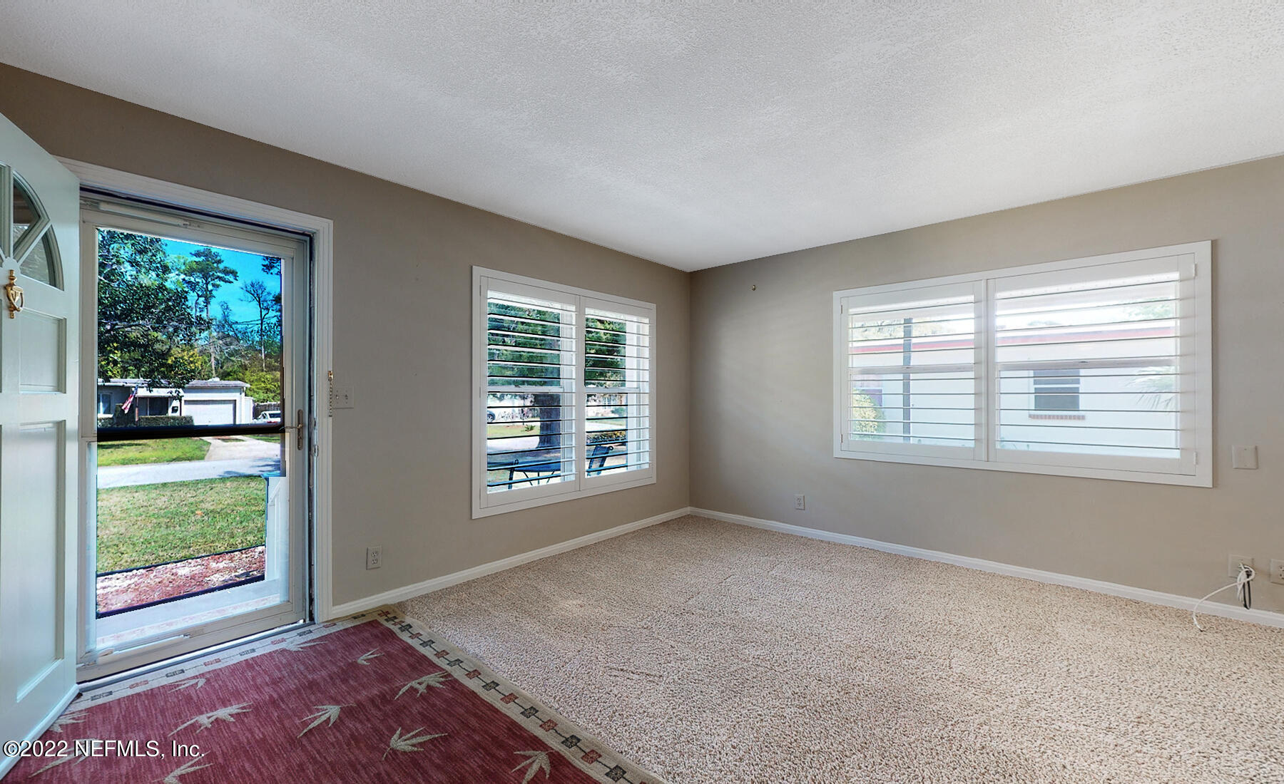 2540 Patsy Anne Drive Jacksonville, FL 32207 - Photo 5 of 34 Living Area