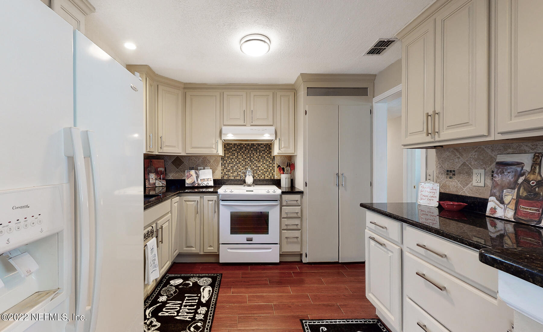 2540 Patsy Anne Drive Jacksonville, FL 32207 - Photo 7 of 34 Kitchen