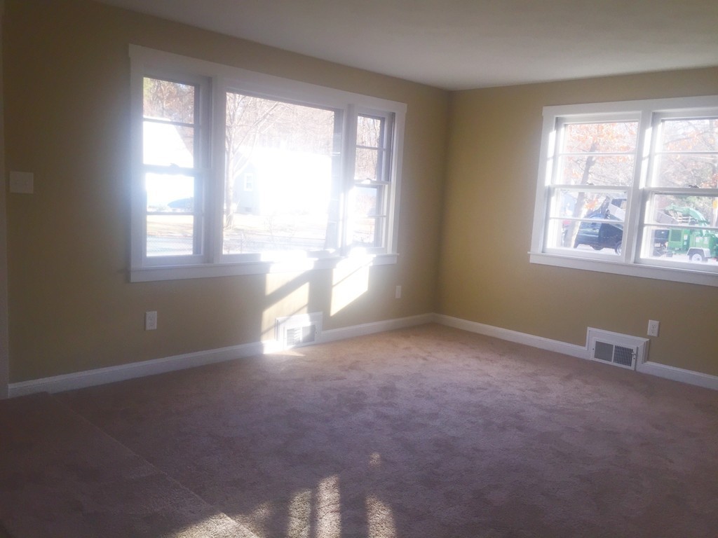 162 Brandon Avenue Springfield, MA 01119 - Photo 10 of 30 Gallery Image 10