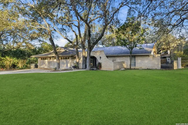 $395,000 | 103 Castleoaks Drive, Castle Hills, TX 78213