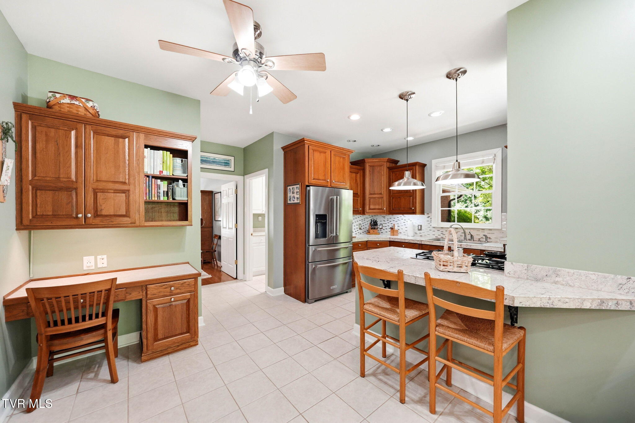415 Ridge Point Court Bluff City, TN 37618 - Photo 17 of 52 12-web-or-mls-415 Ridge Pointe-15