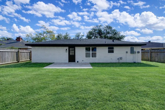 $289,000 | 847 Seamaster Drive, Houston, TX 77062