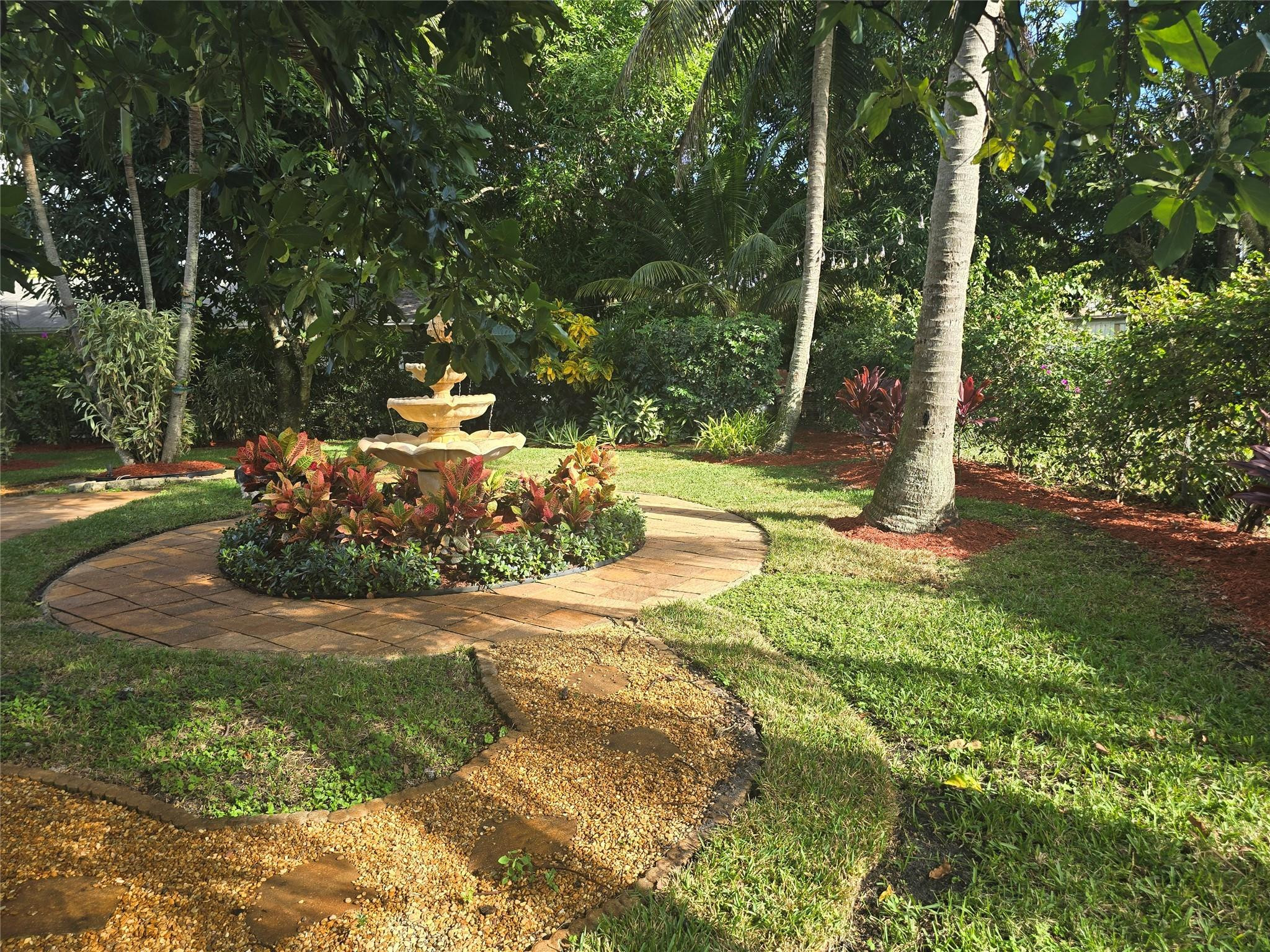 946 Alamanda Road West Palm Beach, FL 33405 - Photo 13 of 56 a view of a yard with plants