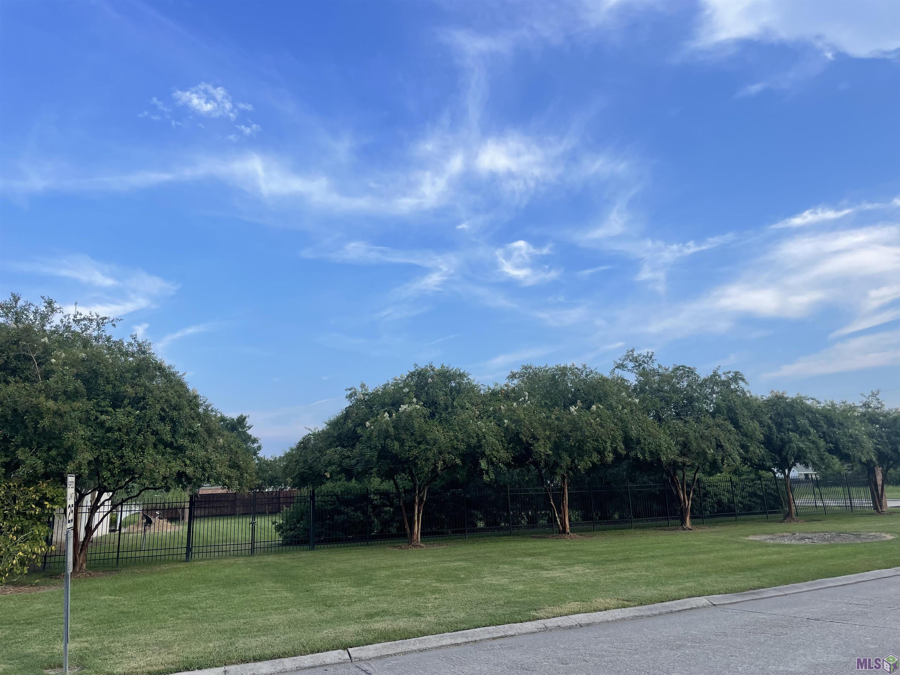 104 Meandering Way Houma, LA 70360 - Photo 3 of 3