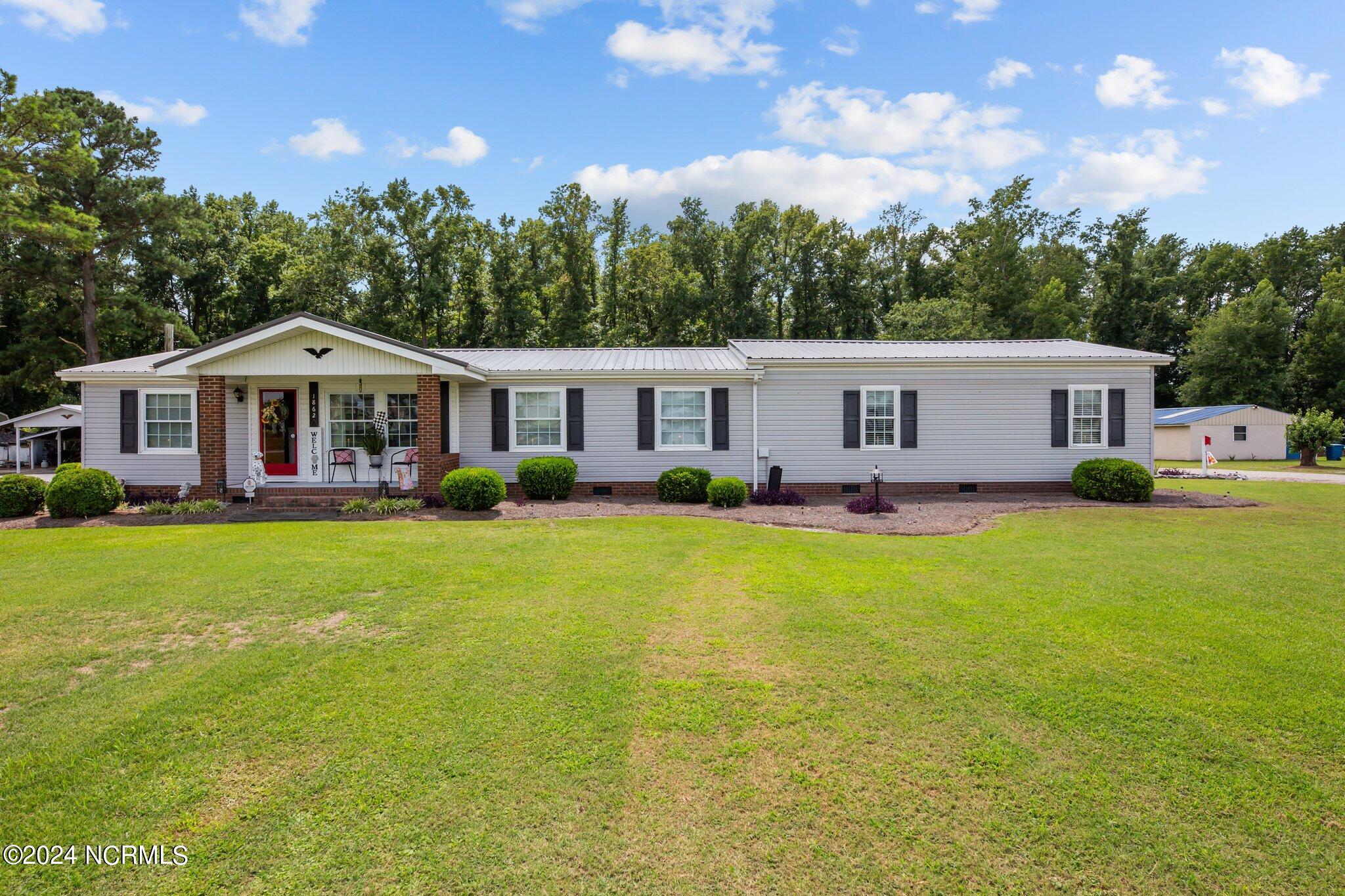 1862 East Hanrahan Road Ayden, NC 28513 - Photo 1 of 50 1-web-or-mls-_S0A8347
