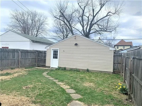 $1,650 | 1459 4th Street, New Brighton, PA 15066