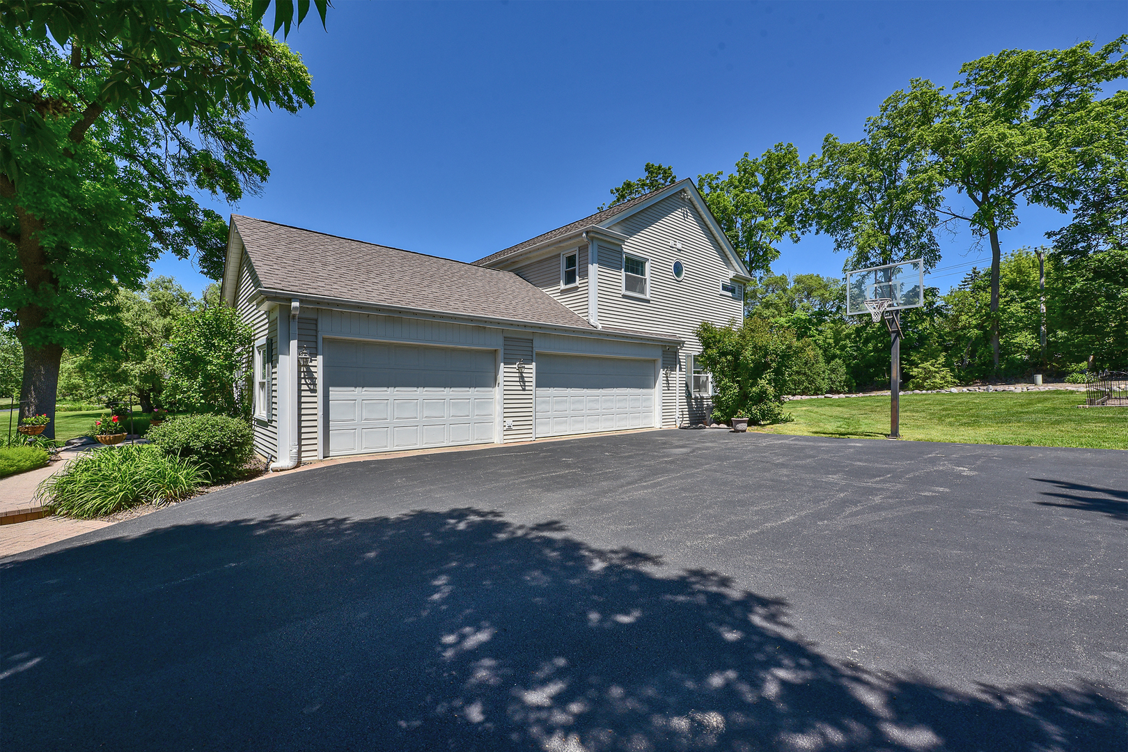 381 Grayfriars Lane Inverness, IL 60067 - Photo 28 of 37