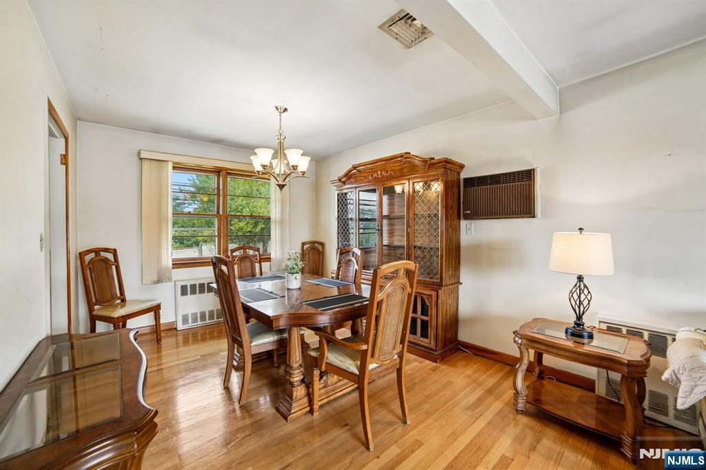 28 Pikeview Terrace Secaucus, NJ 07094 - Photo 5 of 15
