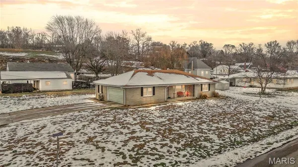 $108,000 | 608 Bottom Street, Pleasant Hill, IL 62366