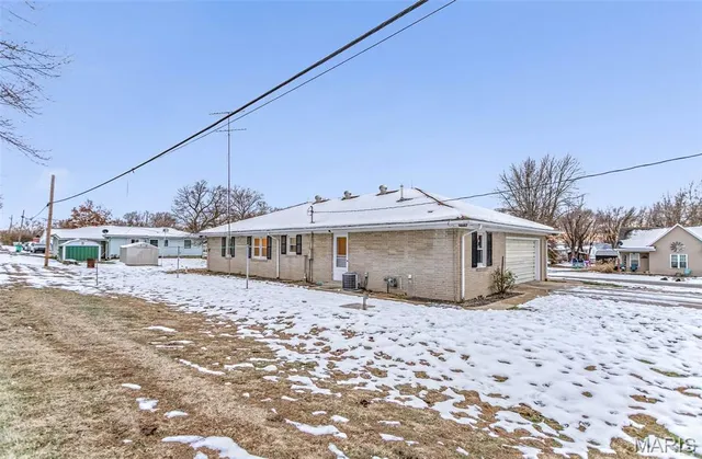 $110,000 | 608 Bottom Street, Pleasant Hill, IL 62366