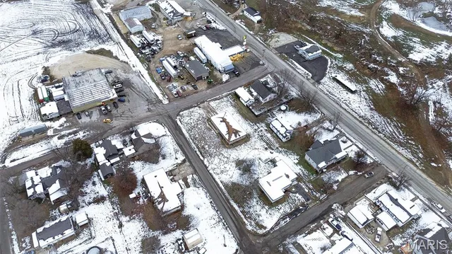 $110,000 | 608 Bottom Street, Pleasant Hill, IL 62366