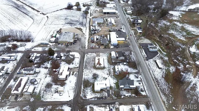 $110,000 | 608 Bottom Street, Pleasant Hill, IL 62366