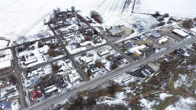 $110,000 | 608 Bottom Street, Pleasant Hill, IL 62366