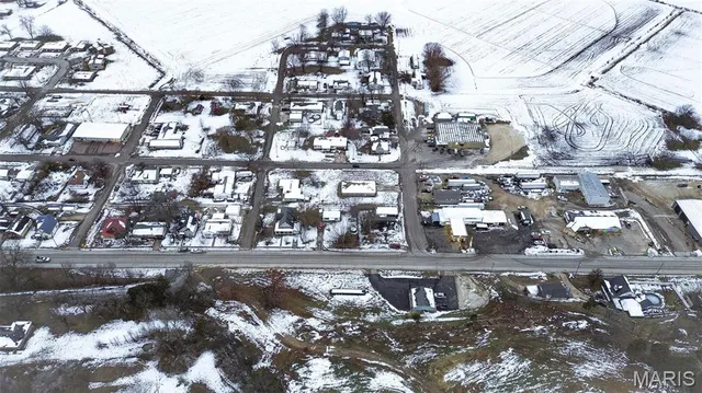 $110,000 | 608 Bottom Street, Pleasant Hill, IL 62366