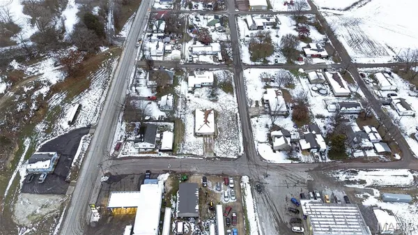 $108,000 | 608 Bottom Street, Pleasant Hill, IL 62366