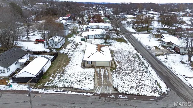 $110,000 | 608 Bottom Street, Pleasant Hill, IL 62366