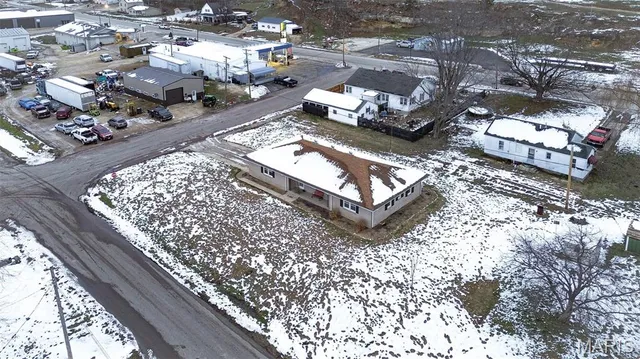 $110,000 | 608 Bottom Street, Pleasant Hill, IL 62366