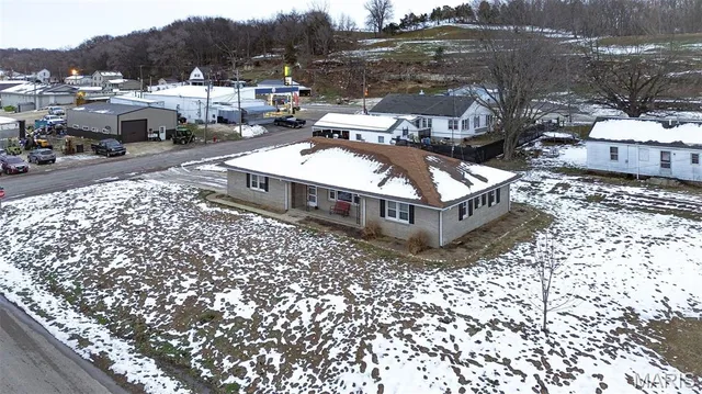 $110,000 | 608 Bottom Street, Pleasant Hill, IL 62366