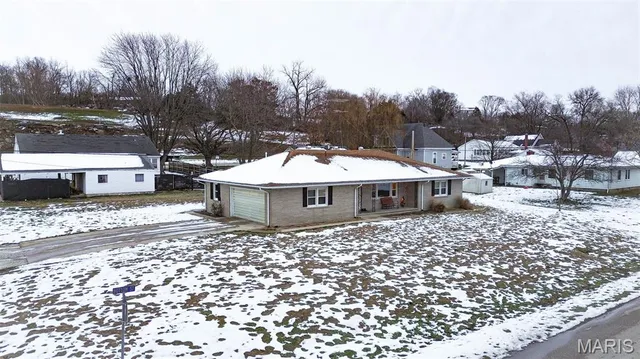 $110,000 | 608 Bottom Street, Pleasant Hill, IL 62366
