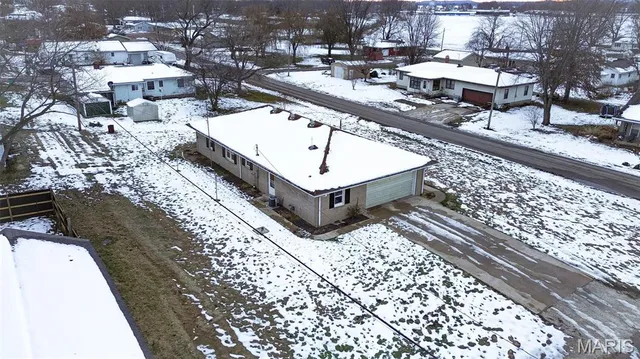 $110,000 | 608 Bottom Street, Pleasant Hill, IL 62366