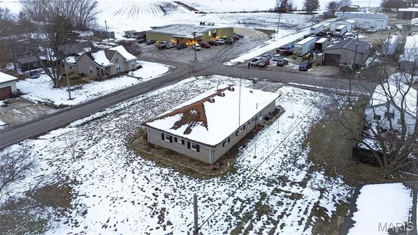 $108,000 | 608 Bottom Street, Pleasant Hill, IL 62366