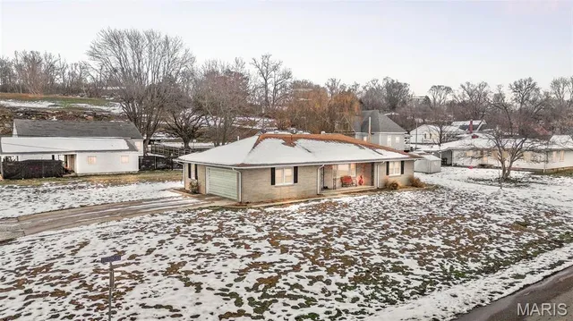 $110,000 | 608 Bottom Street, Pleasant Hill, IL 62366