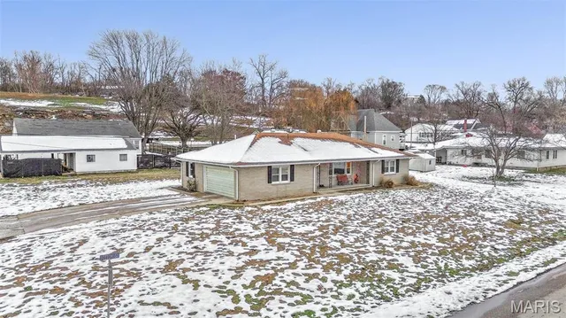 $110,000 | 608 Bottom Street, Pleasant Hill, IL 62366