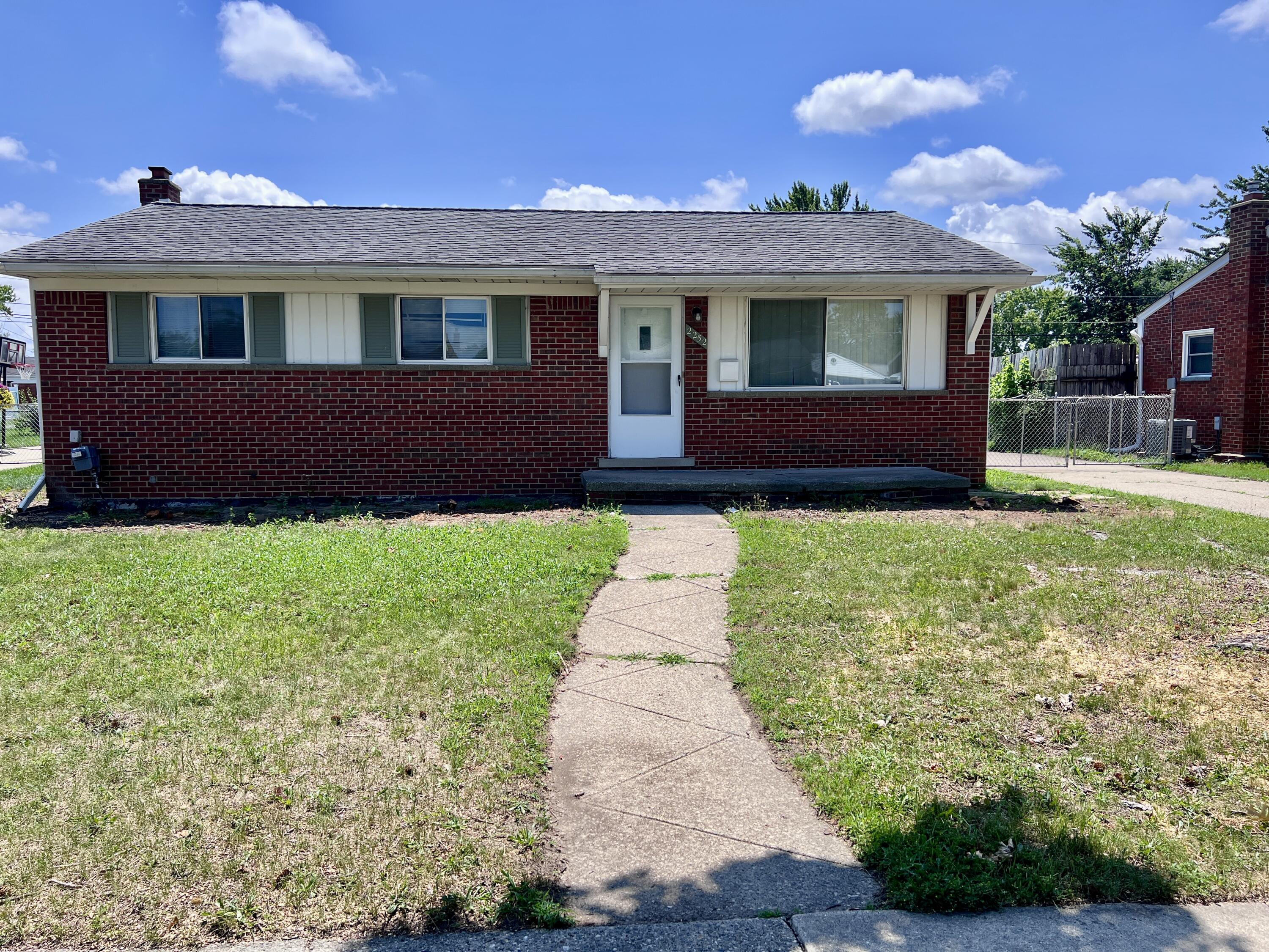 2252 Winston Drive Sterling Heights, MI 48310 - Photo 1 of 21 IMG_9313