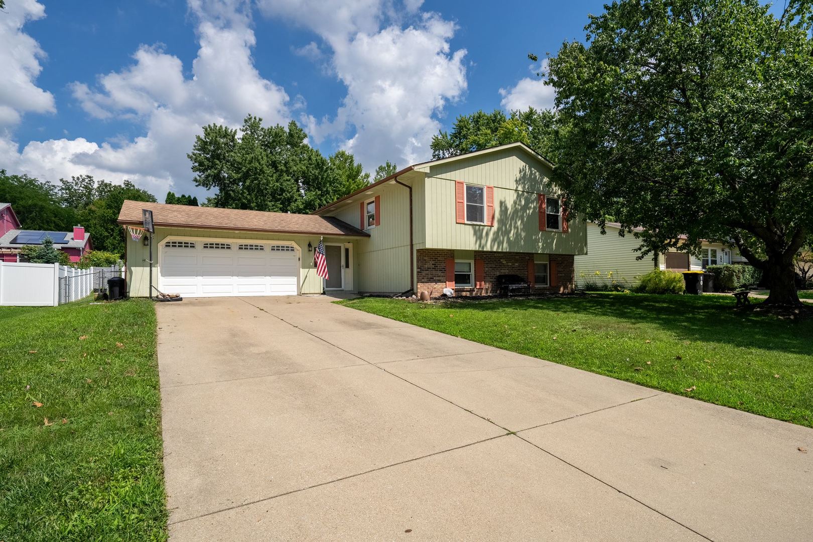 104 Nottingham Chase Normal, IL 61761 - Photo 2 of 29