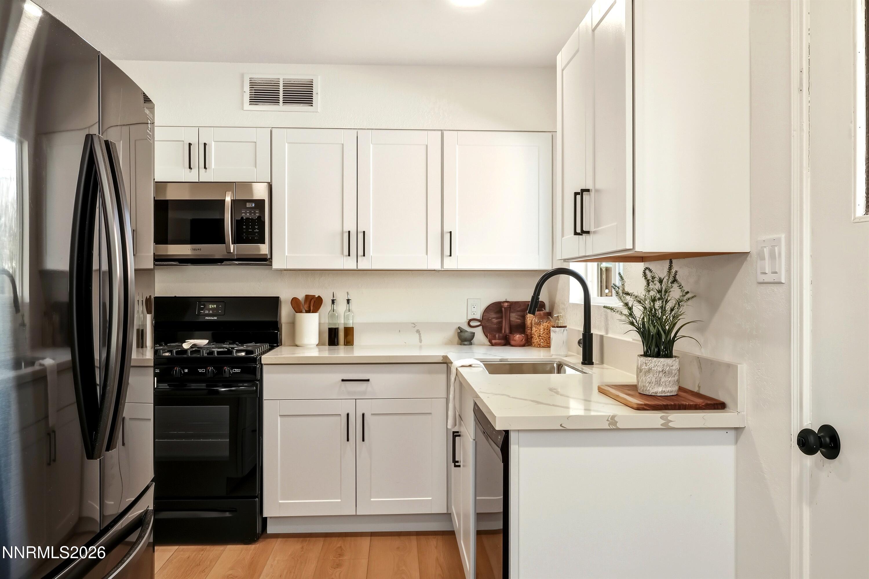 2455 Coppa Way Sparks, NV 89431 - Photo 9 of 31 4dfc8c34-a50f-483b-b083-6a04286c8dd0