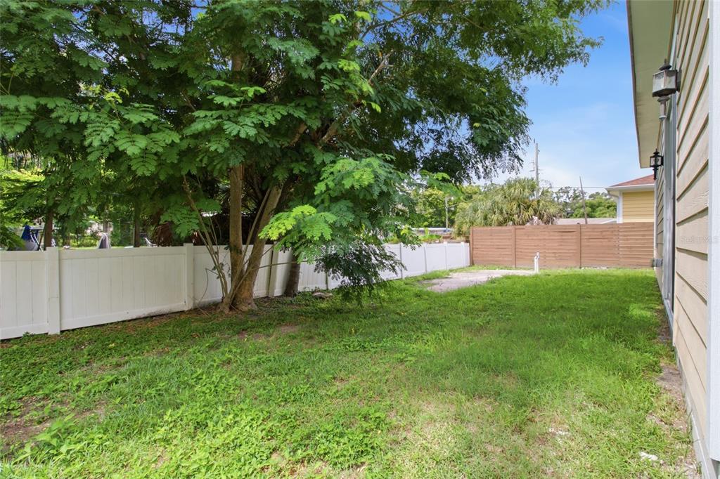 4510 Wilkinson Road Sarasota, FL 34233 - Photo 37 of 48 Gallery Image 37