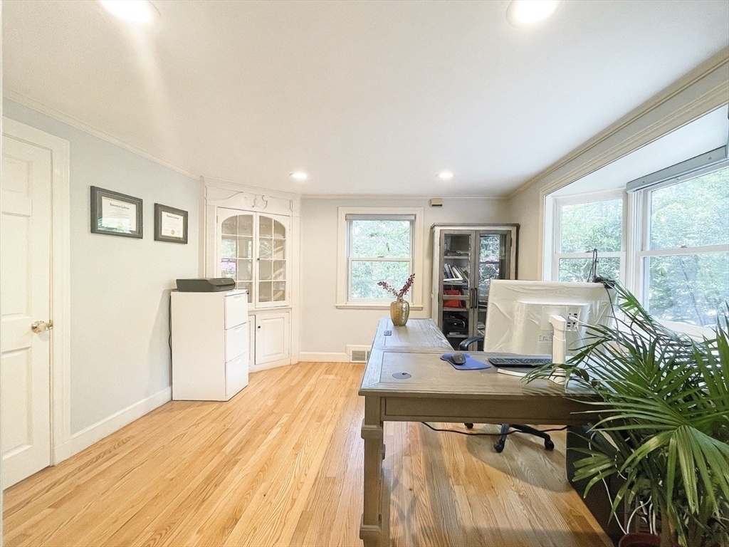 37 Emerson Road Winchester, MA 01890 - Photo 11 of 26