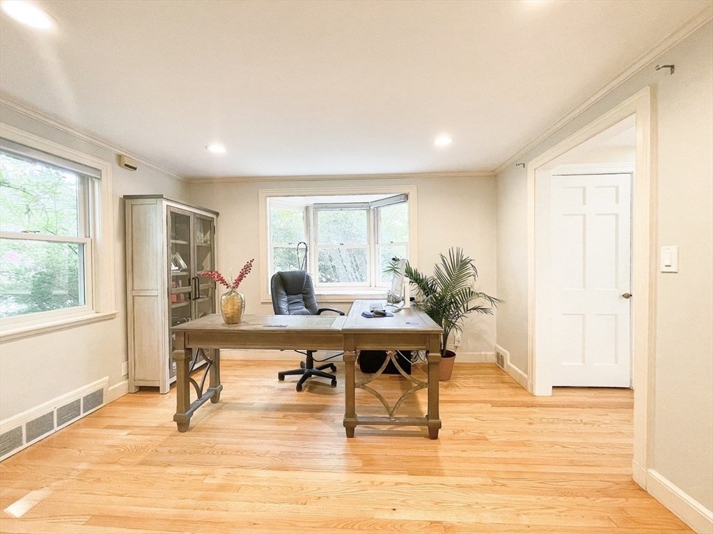 37 Emerson Road Winchester, MA 01890 - Photo 12 of 26