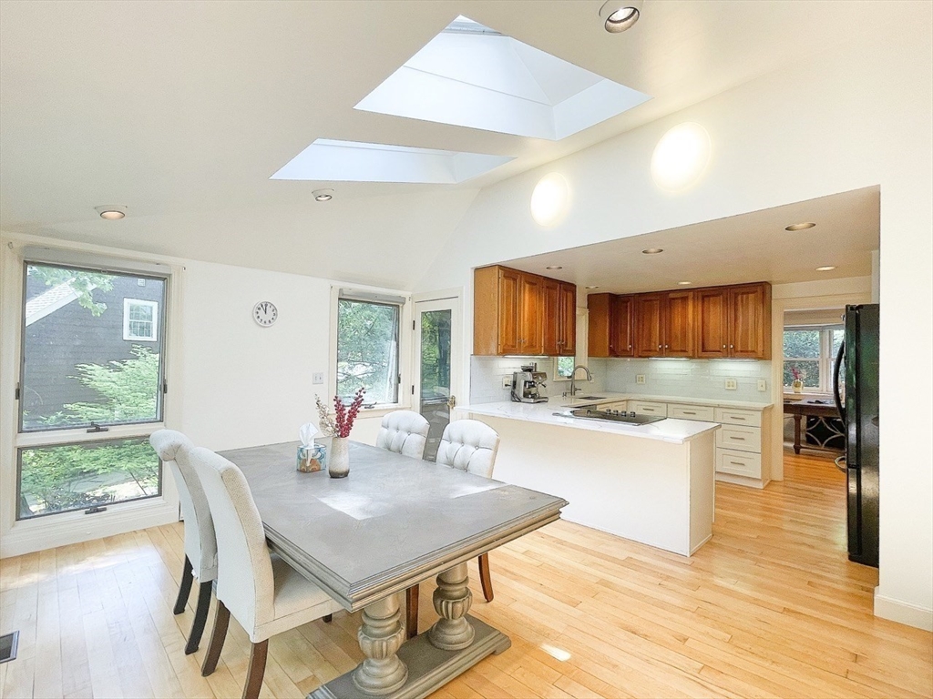 37 Emerson Road Winchester, MA 01890 - Photo 5 of 26