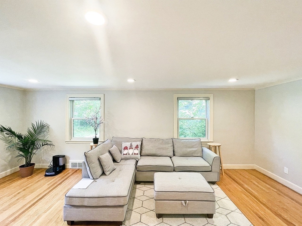 37 Emerson Road Winchester, MA 01890 - Photo 6 of 26