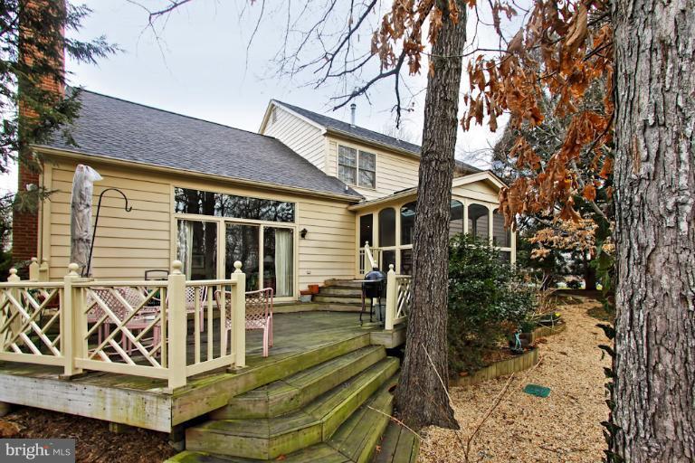 6827 Camus Place Springfield, VA 22152 - Photo 2 of 30 Deck