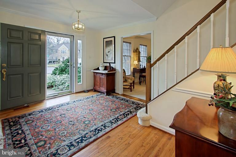 6827 Camus Place Springfield, VA 22152 - Photo 14 of 30 Foyer